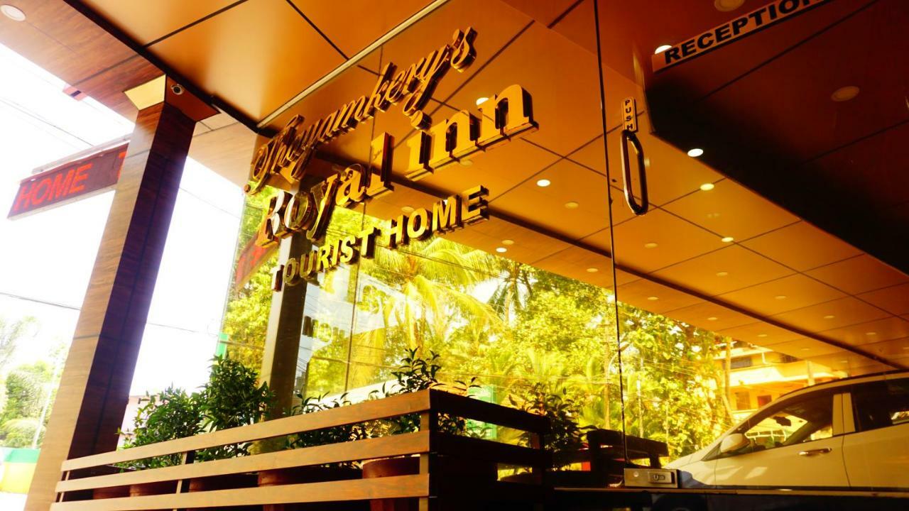 Thayamkery'S Royal Inn Kochi Kültér fotó