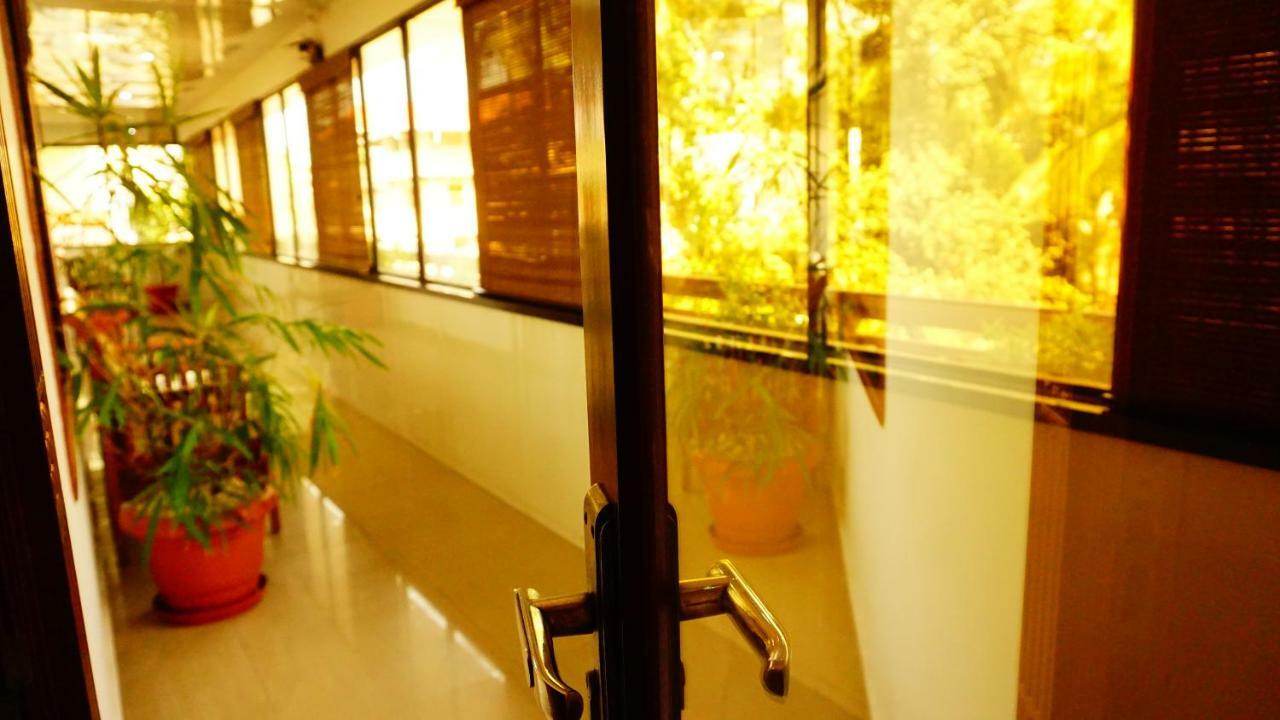 Thayamkery'S Royal Inn Kochi Kültér fotó